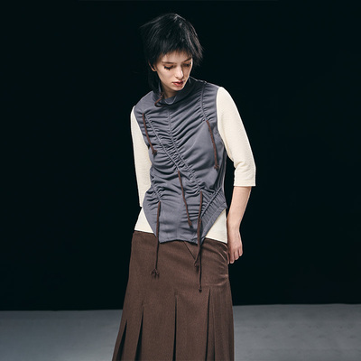 不规则穿绳褶皱假两件中袖上衣