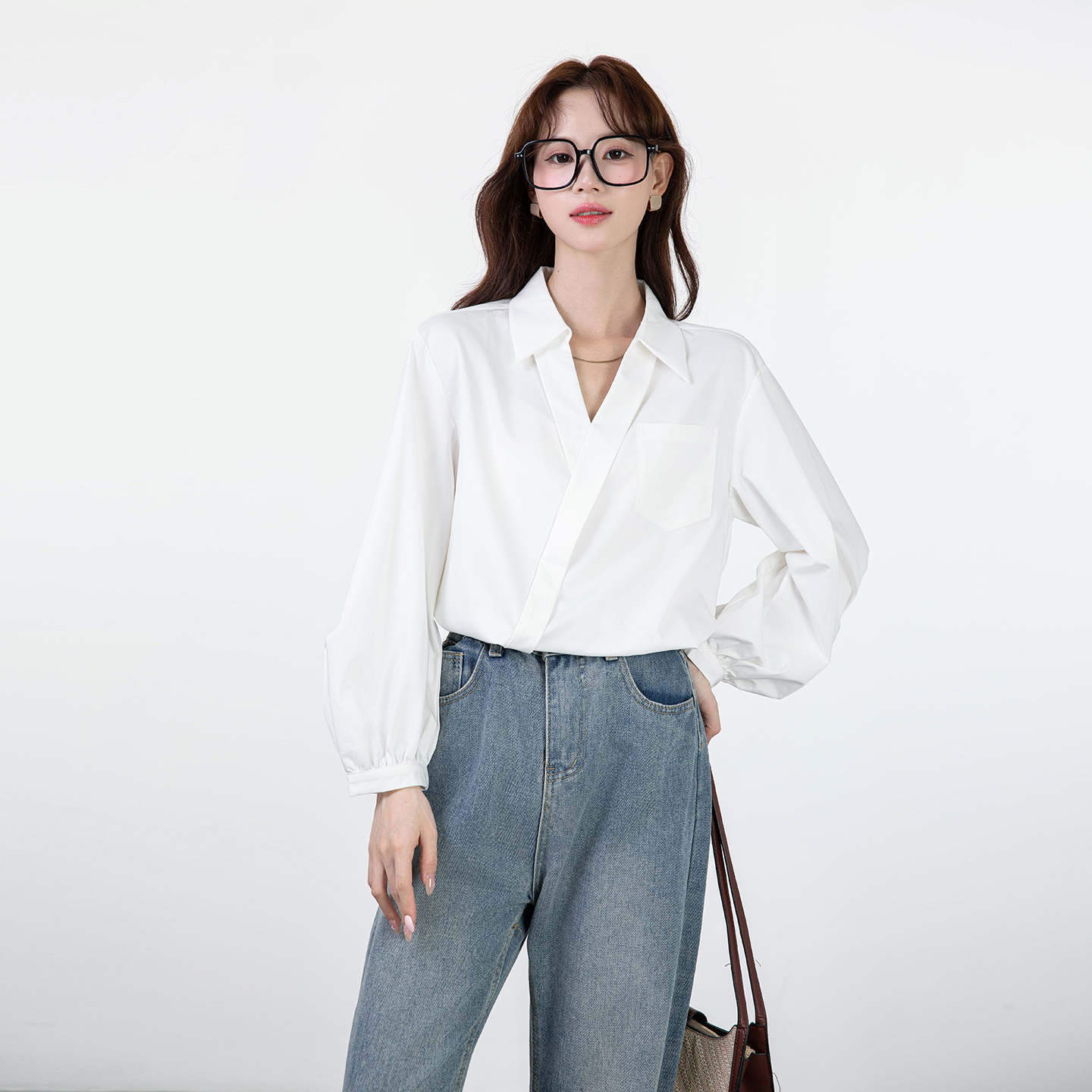 白色V领衬衫通勤正装短袖上衣