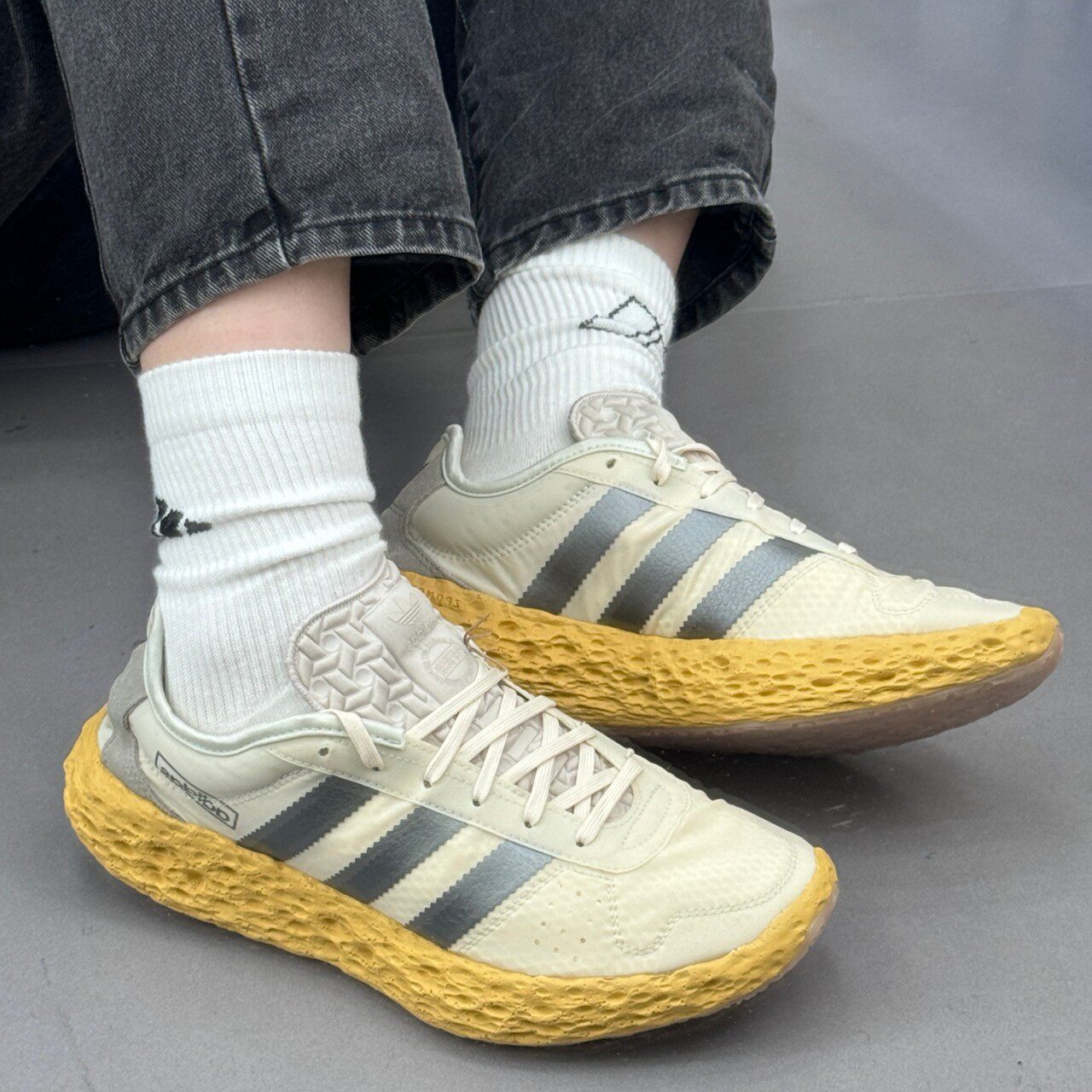 阿迪达斯25新款adidas zponge怪异的海绵 男女同款运动休闲跑步鞋
