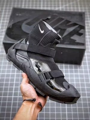 耐克MMWxNike机能高帮跑步鞋