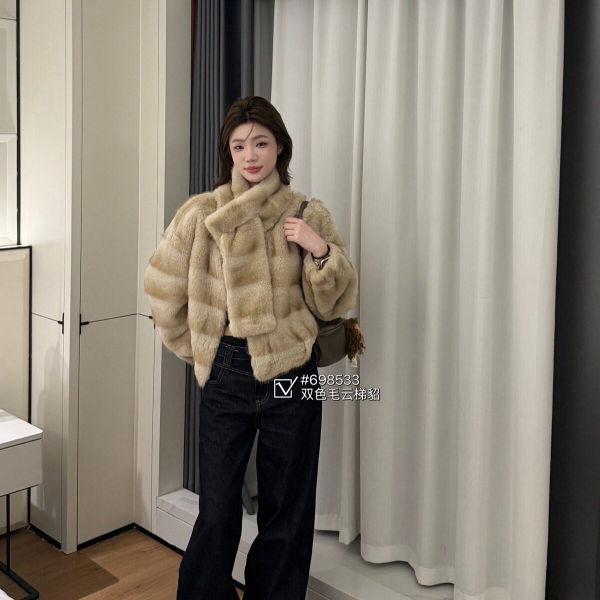 杉娜娜-风双色云梯貂毛宽松短款短外套(配围巾)(不含下装)698533