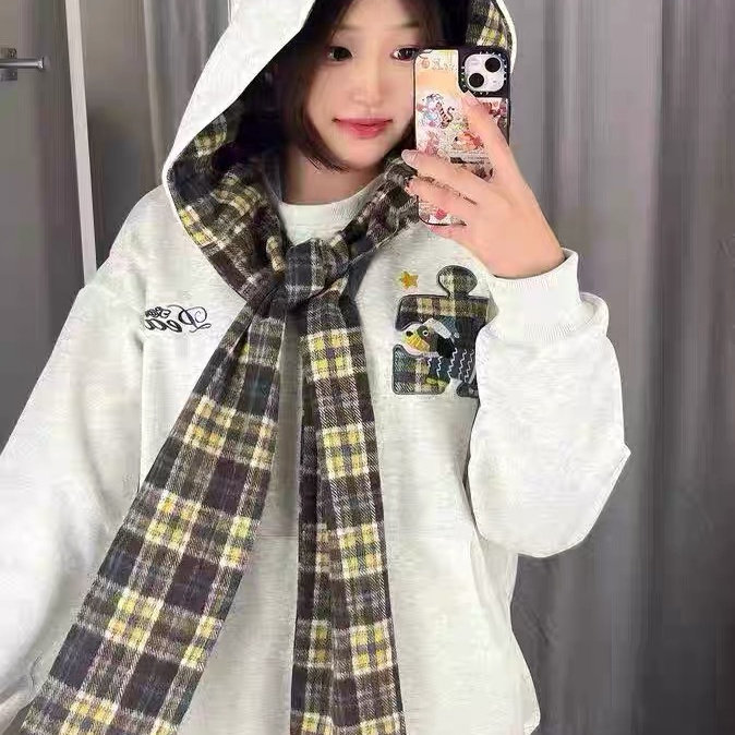格纹围巾披肩拼接连帽卫衣女