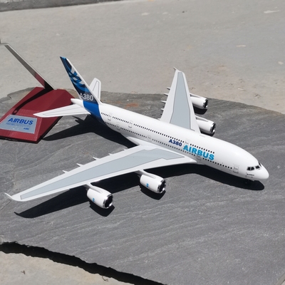 全合金带轮子空客A380飞机模型