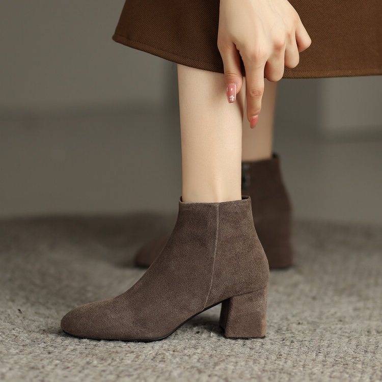 英伦新品女靴短靴41-43大码