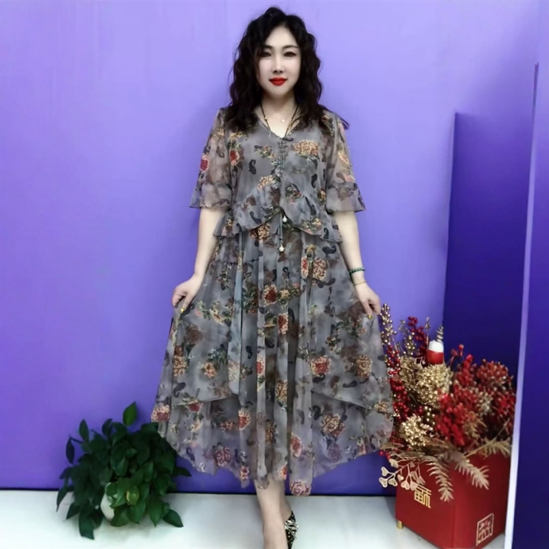 夏季新款双裙摆网纱连衣裙重工钉珠宽松遮肚时尚减龄轻熟风碎花裙