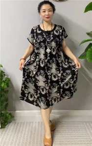 中老年夏季新款连衣裙短袖圆领套头宽松遮肚显瘦时尚休闲风碎花裙