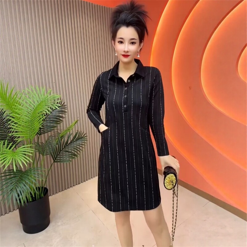 秋季新款女士条纹连衣裙宽松腰遮肚显瘦时尚洋气减龄中长款衬衫裙