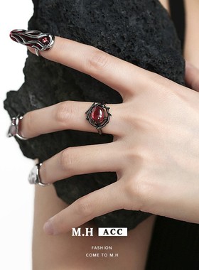 酒红色宝石戒指女小众高级感精致独特食指戒开口可调节暗黑风指环