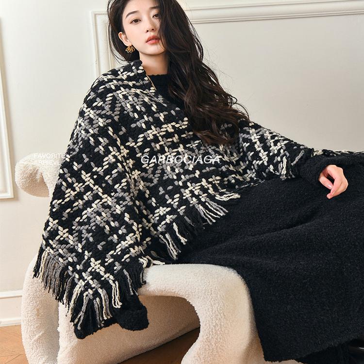 龙喜儿春秋千鸟格斗篷披肩多穿