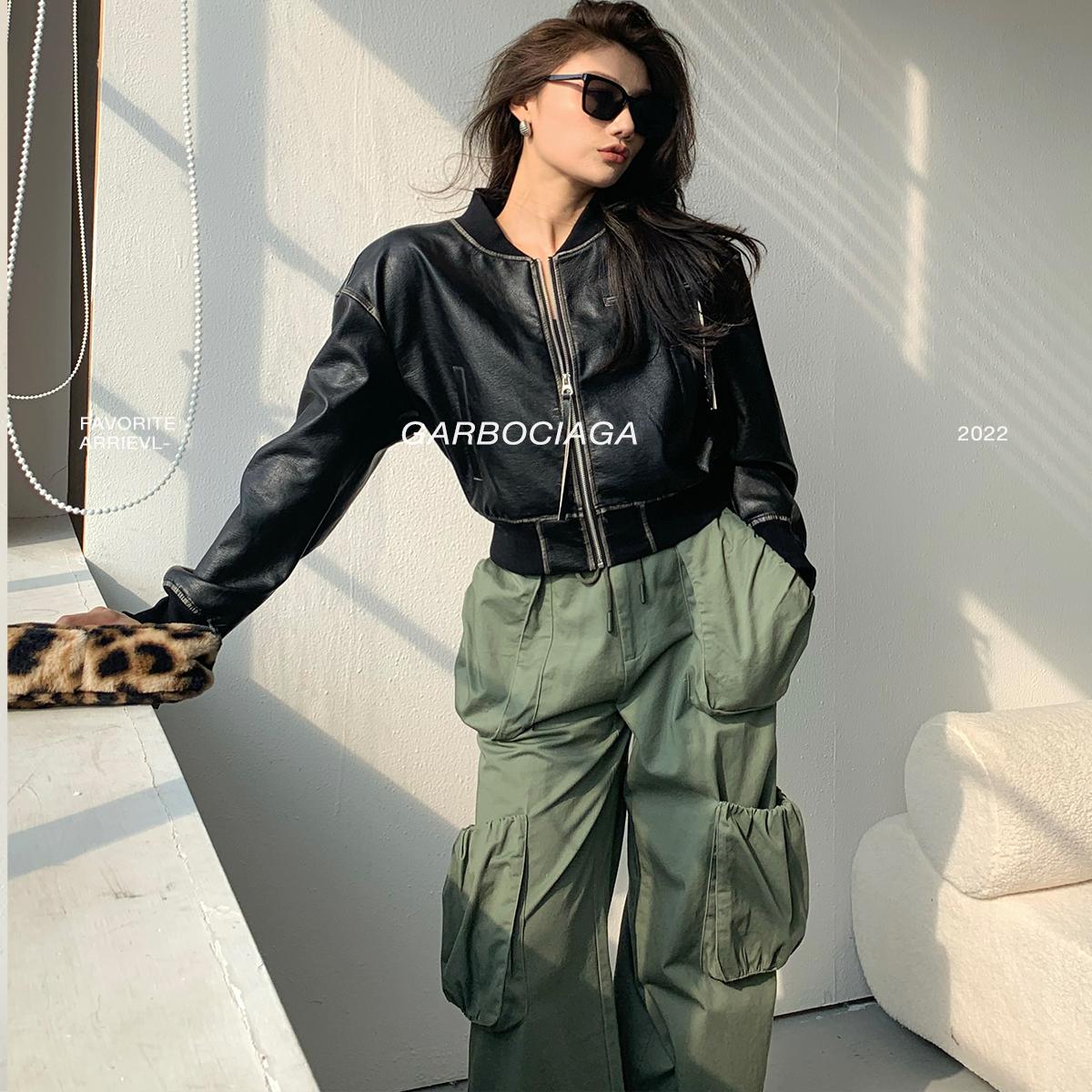 短款时髦皮衣外套龙喜儿