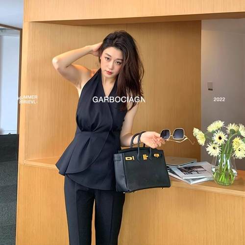 龍喜儿不规则漏肩吊带背心