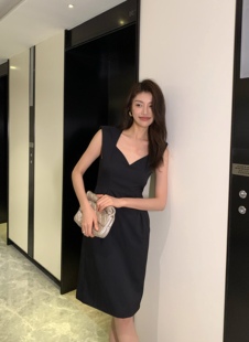 Garbociaga龍喜兒 設計感五邊領小黑裙V領連衣裙女7102 氣質范兒