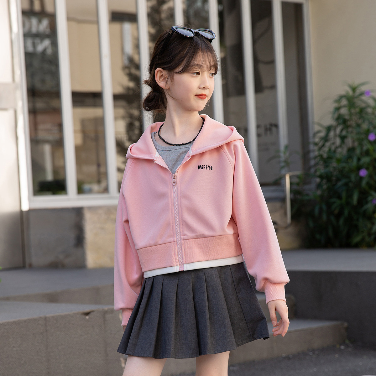 女童外套春秋款2026新款洋气儿童秋装上衣秋季初中生连帽卫衣超酷