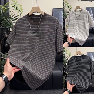 圆领棉半截袖 2026夏新品 条纹字母潮刺绣牌痞帅T恤男休闲宽松短袖
