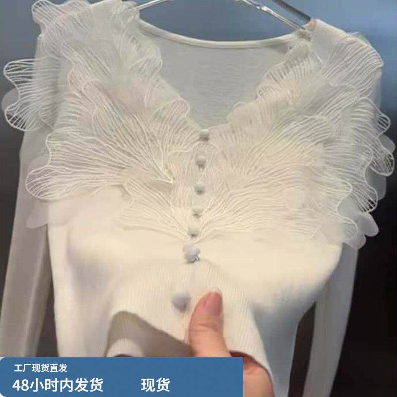 立体花瓣蕾丝拼接V领长袖T恤女春秋气质小众修身显瘦打底针织上衣