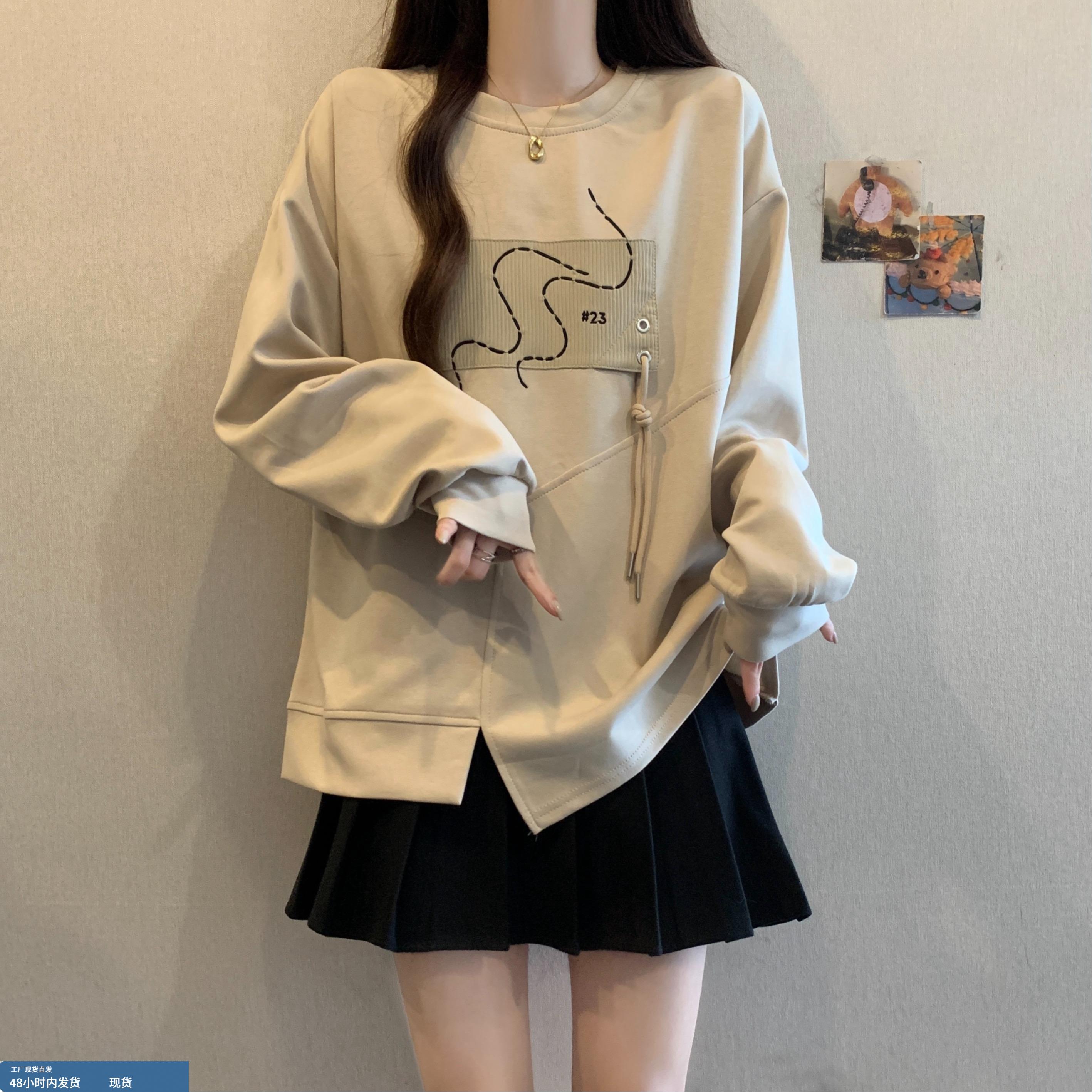 休闲风刺绣开叉套头卫衣女秋冬大码胖妹妹简约气质显瘦宽松打底衫