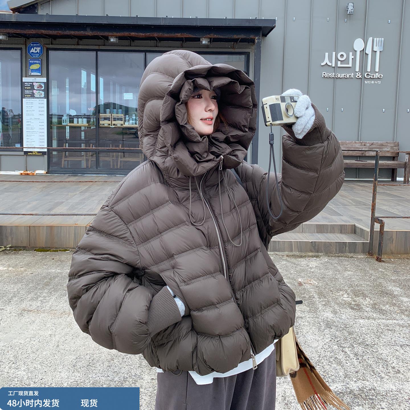 深灰色排骨风云感泡芙连帽羽绒服女冬季2025年新款90白鸭绒短外套