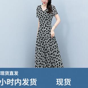 夏天雪纺碎花连衣裙女士2026新款夏季妈妈长款收腰长裙气质高级感