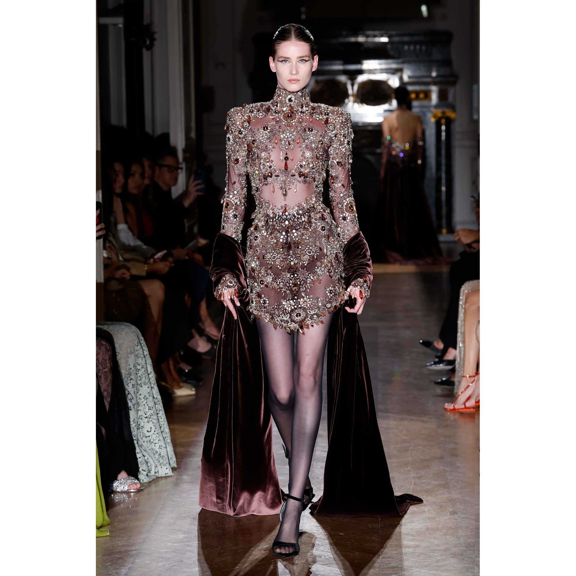 Zuhair Murad 棕红色高领长袖珠钻性感生日短款小礼服结婚敬酒服