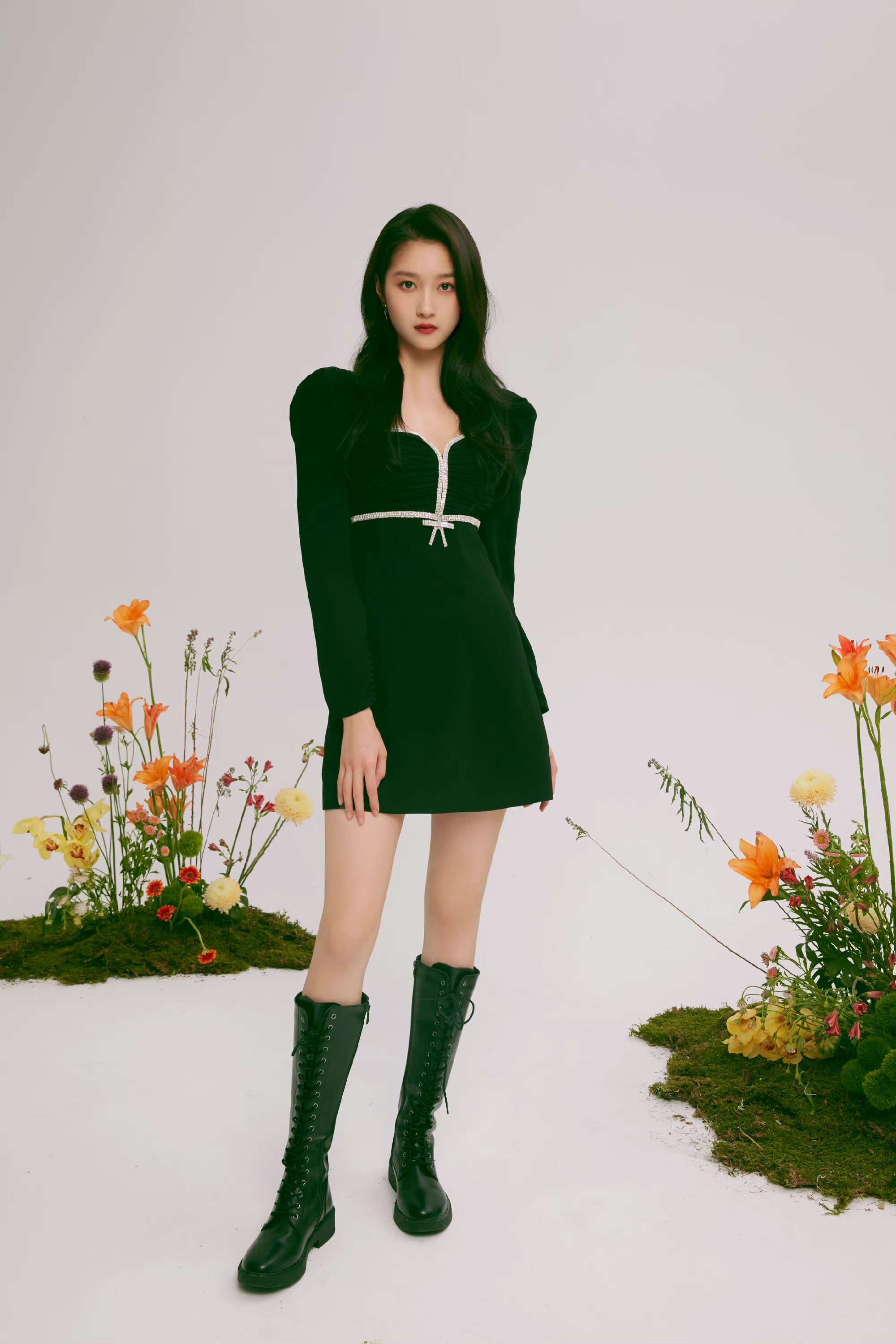 关晓彤黑色长袖高腰短裙日常约会生日派对露腿显瘦小礼服定制2024