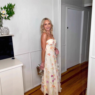 2025夏季 抹胸刺绣设计花朵长裙清新甜美风高级感礼服裙连衣裙 无袖