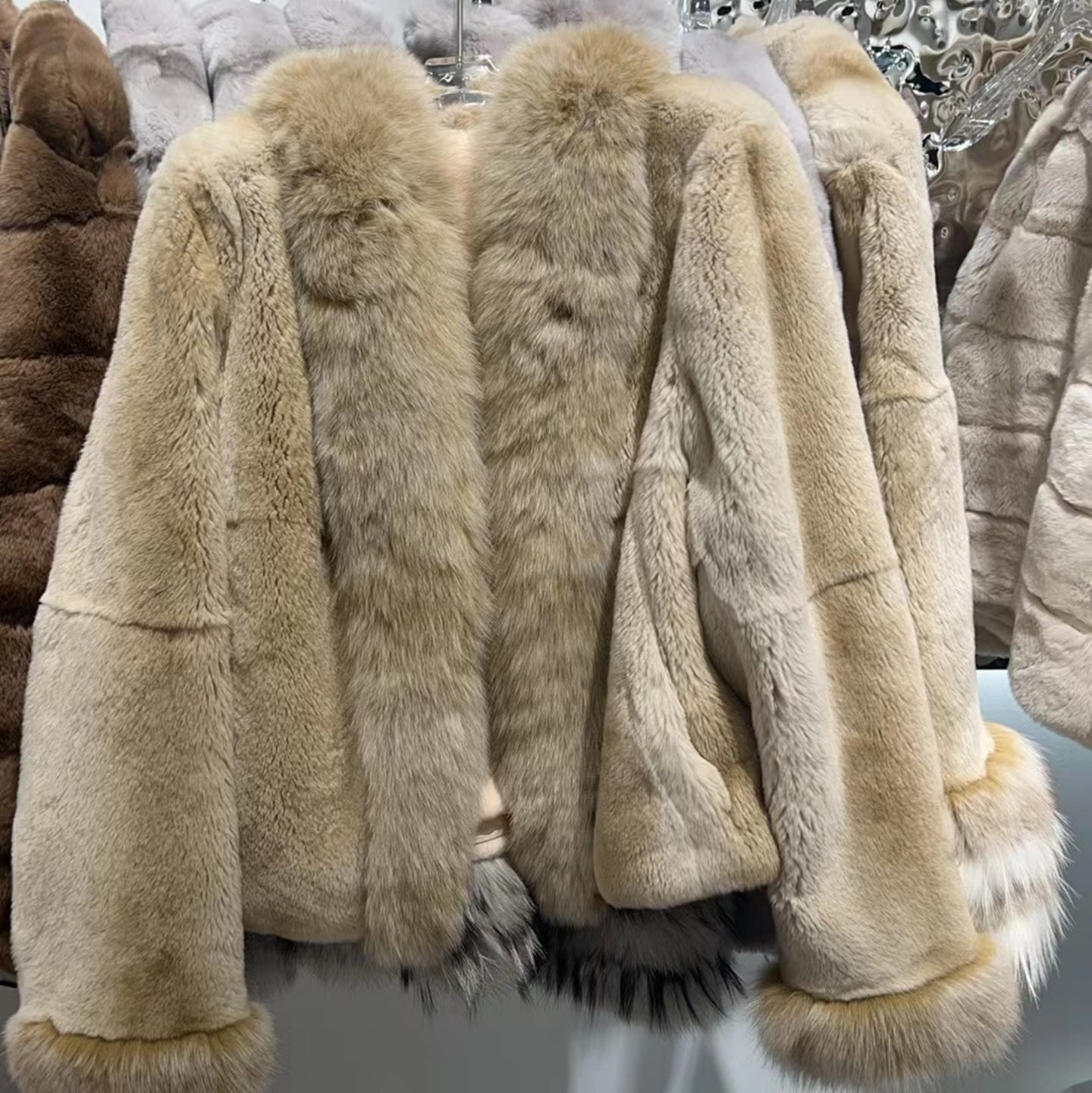 巴黎画报复古柔软双色狐狸毛