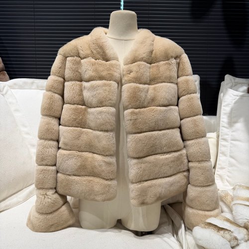 “奶茶绒绒兔”限量高奢獭兔毛