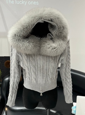 9/08 20:00pm新品【起司奶芙】连帽狐狸毛领针织短外套