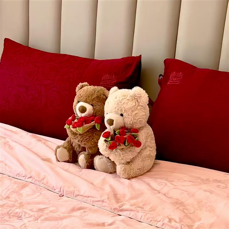 可爱小熊压床娃娃一对结婚新款高档婚房布置卧室喜娃玩偶抱枕礼物