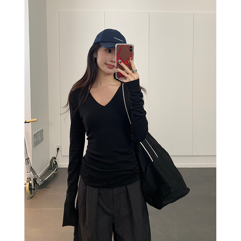 楠涛正肩V领长袖t恤女秋冬新款修身显瘦莫代尔韩系内搭打底衫