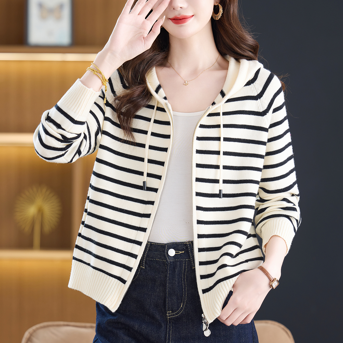 休闲条纹开衫春秋连帽针织卫衣2025新款女装短款时尚外套时髦洋气