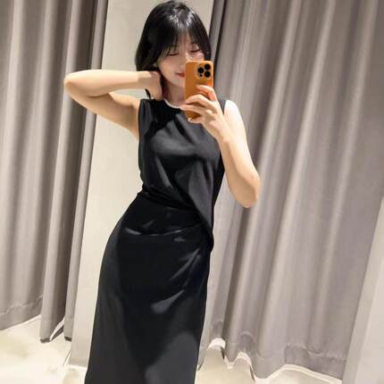 TH女装2026夏季经典总裁修身显瘦褶皱遮肚太古里小黑裙M0725607