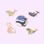 鲸鱼胸针ins潮 个性 可爱日系卡通女金属徽章情侣包包别针领针勋章