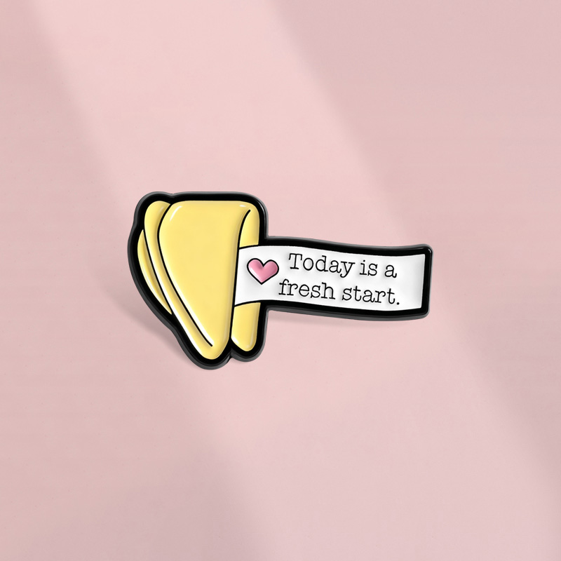 可爱有创意的幸运饼干造型卡通英文短语胸针金属徽章个性背包配饰