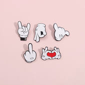 趣味卡通胸针可爱 饰品挂件 手部比心造型金属徽章背包衣服配饰装