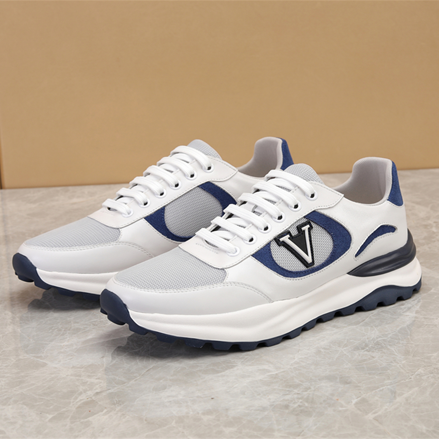 欧洲站奢侈品男鞋2025秋冬新款真皮透气减震跑步鞋男士休闲运动鞋