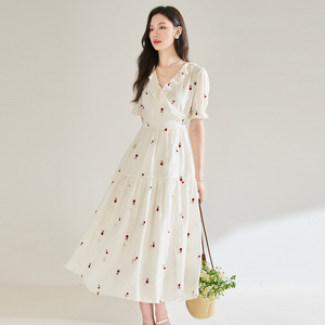 25夏日弗朗~ 夏季立体绣花V领荷叶边收腰显瘦显腿长连衣裙18841