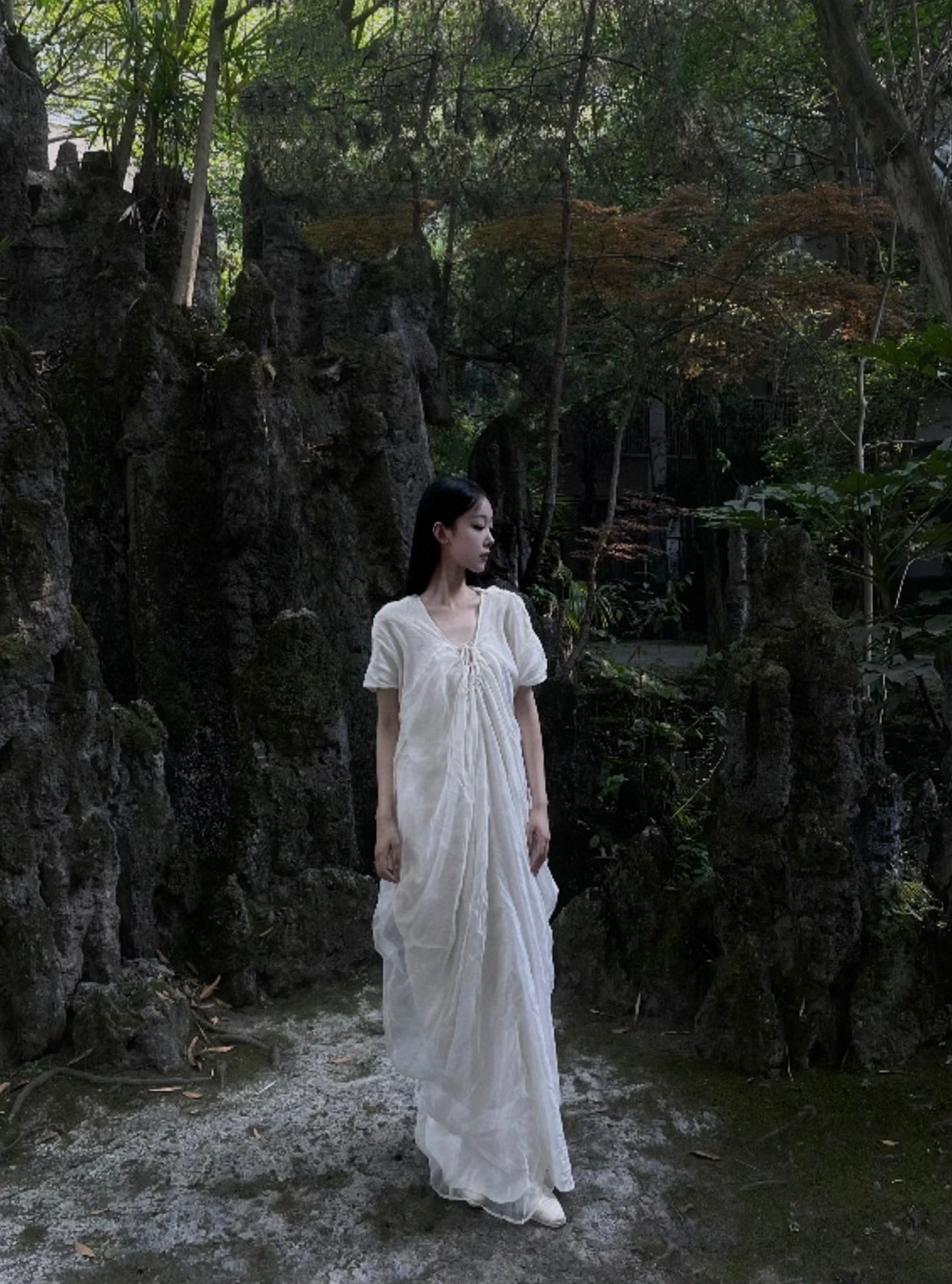 JageeChen挂脖露背长裙