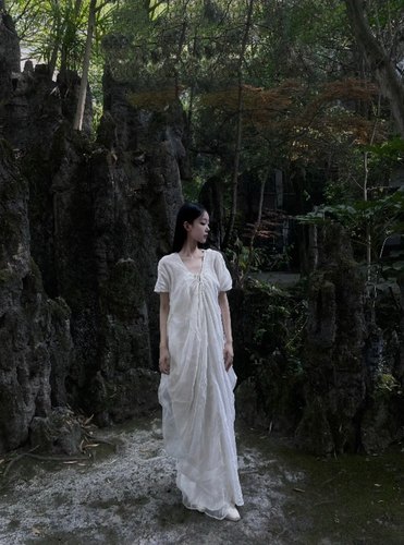 JageeChen挂脖露背长裙