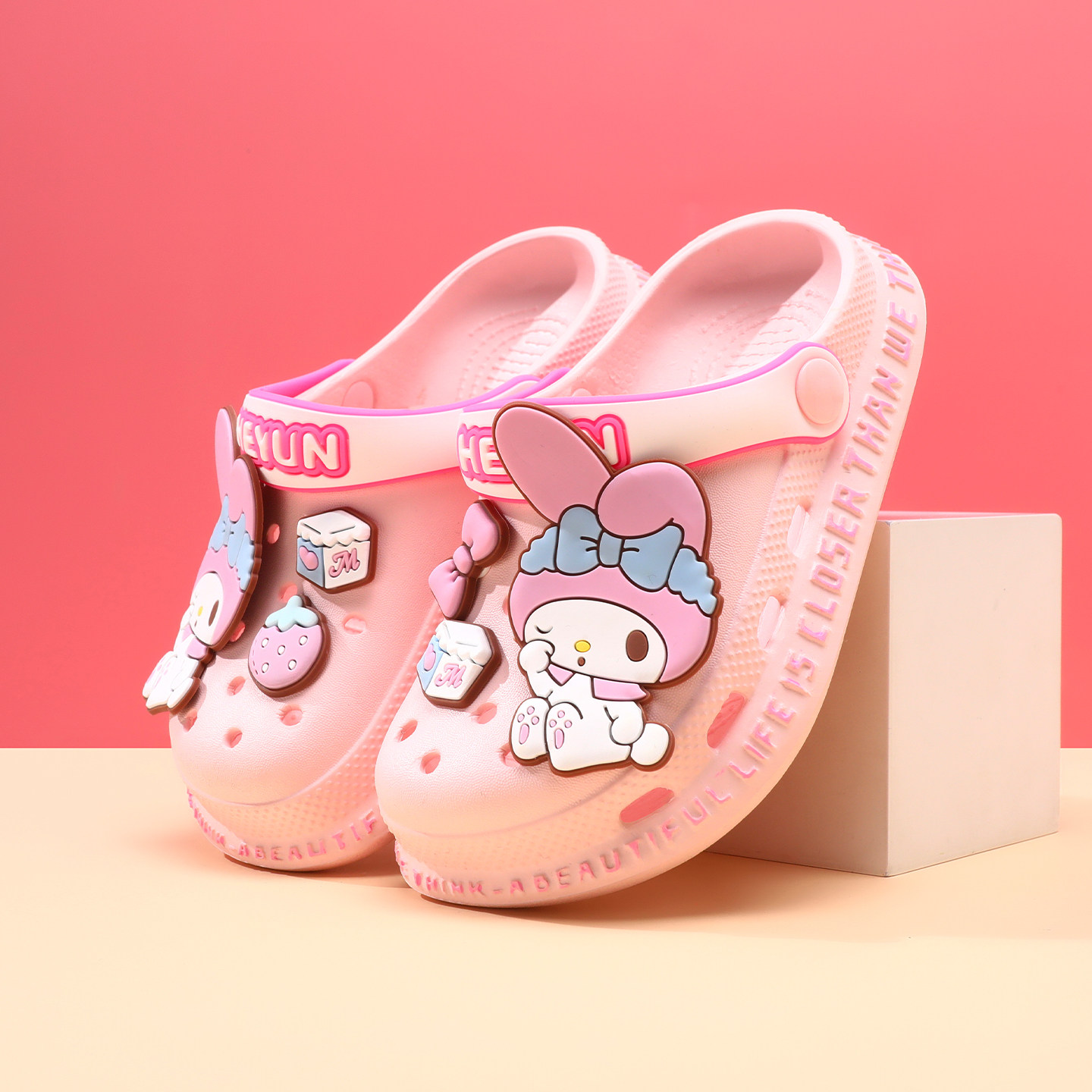 儿童洞洞鞋女童拖鞋2026夏季新款室内女孩宝宝软底凉鞋大童凉拖鞋