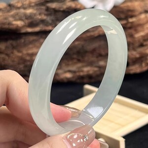缅甸玉手镯翡翠冰糯种老坑单色玉手镯子纯色白月光正圈女节日送礼