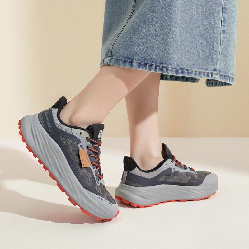 宽楦圆头透气轻便缓震软底跑步鞋