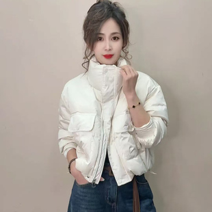 米白色时尚保暖羽绒服女短款小个子冬季爆款加厚白鸭绒面包服外套
