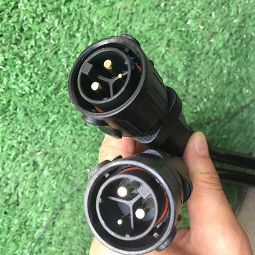 奥玛克恩加连接线自锁充电线