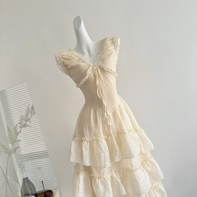 一颗甜桃斯嘉丽裙摆重工V领吊带连衣裙女夏收腰显瘦长裙