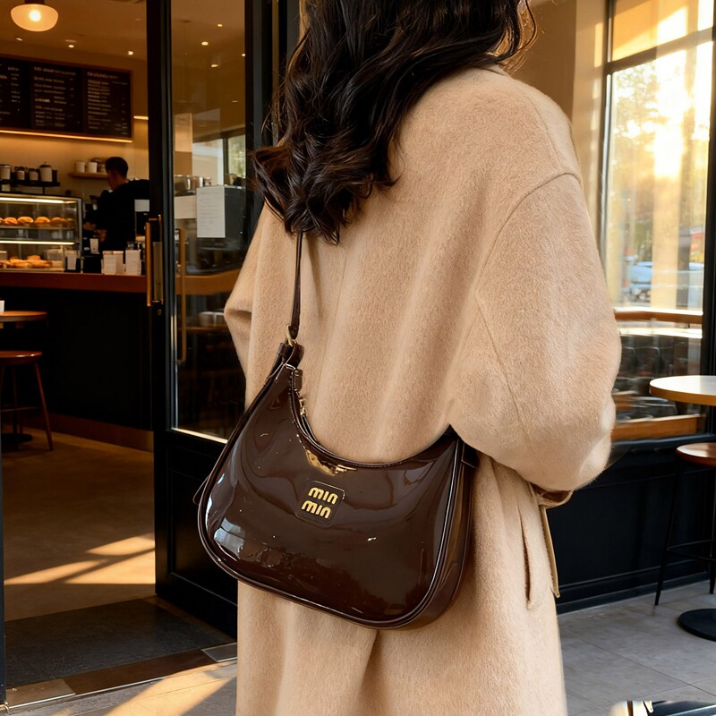 轻奢小众高级感复古单肩包2025新款秋冬超火时尚腋下包百搭斜挎包