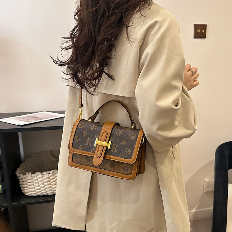 高级感轻奢小众贵气手提小方包2026新款春夏超火单肩包时尚斜挎包