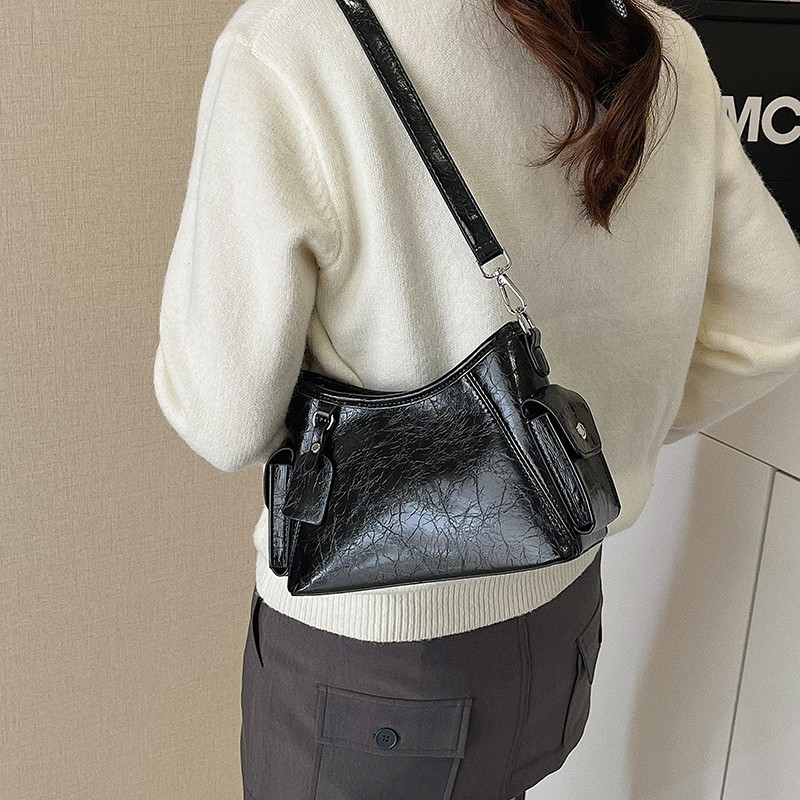 高级感秋冬包包女2025新款时尚单肩包小众设计百搭超火精致斜挎包