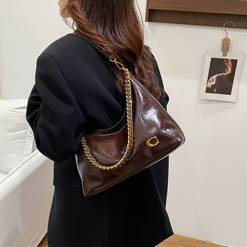 高级感复古单肩包链条腋下包2025新款秋冬时尚小众设计斜挎包通勤
