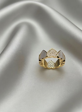 轻奢小众爱心贝壳满钻戒指女金色个性独特精致气质指环高级感重工